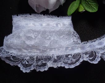 Ruffled Lace with Ribbon, 1+1/2 inch wide white color price for 1 yard