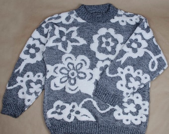 Vintage 90s Floral Crewnenck Sweater- Vintage Sweater, 90s Sweater, Floral Sweater, 90s Floral Sweater, 90s Gray Sweater, 90s Crewneck, 90s