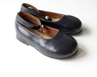 French vintage 40/50's / girl shoes / Mary Janes / navy blue leather / new old stock / size EU 22 / US 6 / UK 5,5