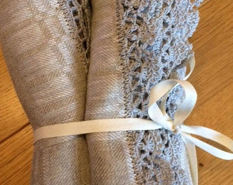 Set of 2 grey linen towels with crochet borders