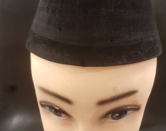 New Elegant Triangle Front Shaped Cap Size L