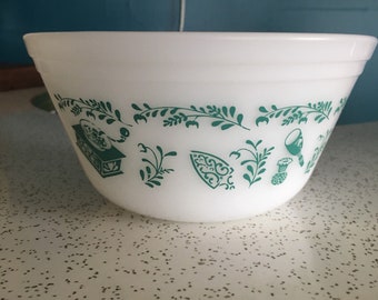 Federal Glass mixing bowl