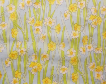 1970s Yellow and White Jonquil Flowers on Vintage Sheet Fat Quarter