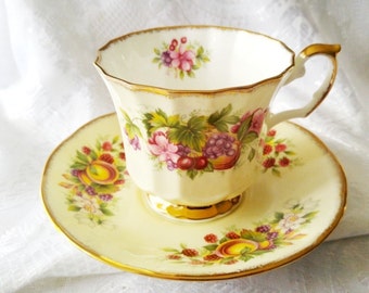 Elizabethan Staffordshire bone china cup saucer set/Hand Decorated