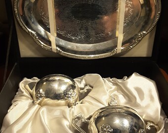 Beautiful Silver plate Sugar and Creamer Set