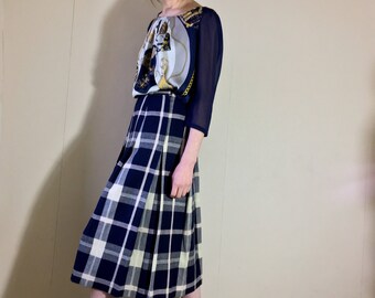 Vintage 1980s high waist blue plaid checked pleated midi skirt. Size 8/10
