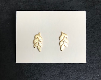 Minimalist Leaf Earrings - gold or silver