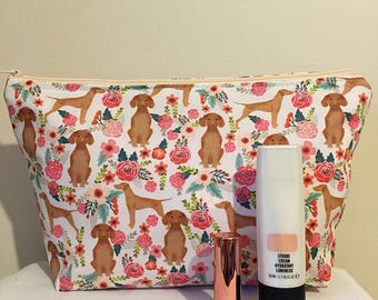 Vizsla dog makeup/toilet bag