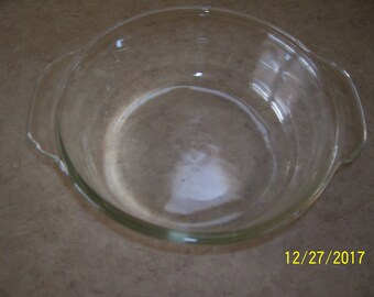 Anchor Hocking Fire King 1-1/2 qt clear, good condition