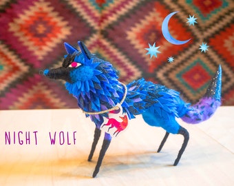 Needle felted Night Wolf / Loup Nuit en laine cardée