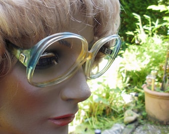 Eyeglass frame of Molyneux Paris (original vintage)