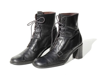 Vintage Italian Black Leather heeled Ankle Lace Boots / size 9