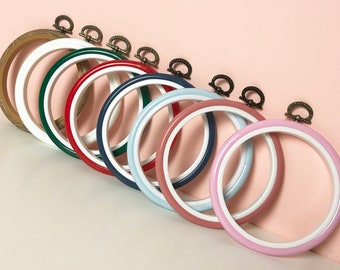 Flexi Hoop - 1x Flexible Plastic Embroidery Hoop - Choose from 8 colours - 4 inch or 2.5 inch Diameter