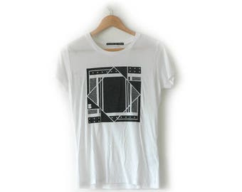 B Side Square graphic tee