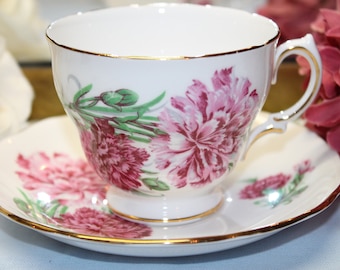 ROYAL VALE Bone China Teacup and Saucer Set. "Carnations"