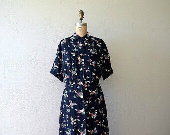 1940s dark floral dress . vintage 40s rayon dress