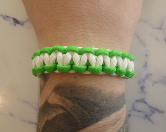 Survival bracelet green and white 550 Paracord