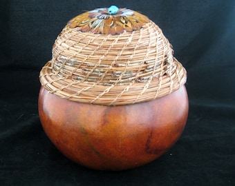 Forest Cache - Gourd Bowl with Pine Needle Coiling Lid