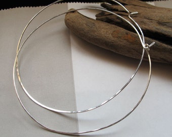 Thin Sterling Silver Hoop Earrings - 1.5 inch Round Hoops. Modern Hammered Flat Earrings / Trendy Jewelry / Medium Hoops / 1.5 inches hoops