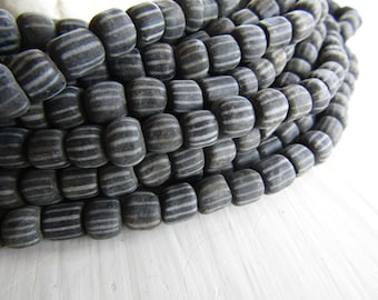 50 indonesian glass seed beads, black and white small spacer beads, barrel tube, New Indo-pacific 5 to 8mm (50 beads) 6ab66-4