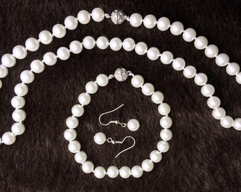 8 mm South Sea Shell Pearl necklace set. Necklace , bracelet and earring.
