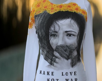 Hand-painted T-shirt,Make love not war,daisy,hand made t shirt,gift for woman,paint,painting,original,unique t shirt,ready to ship