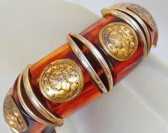 Vintage Bakelite Coin Bracelet. Swirled Iced Tea. Root Beer. Tortoise Shell. Apple Juice.