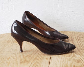 SALE...50s shoes. 50s patent leather heels. 50s heels - eur 36.5, us 6, uk 3.5