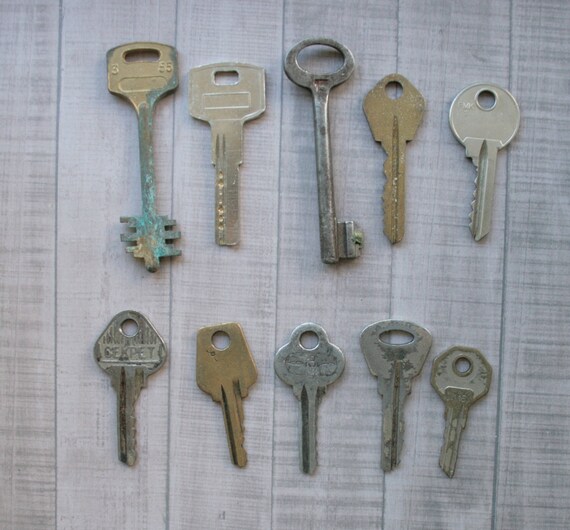 Old Door Key 10 Pcs Old Key Vintage Antique Key Rustic Home Retro Old door key 10 pcs Old Key Vintage antique key Rustic home retro key Steampunk Keys Strange Keys Collections primitive keys old rusty key from ... - Old Door Key 10 Pcs Old Key Vintage Antique Key Rustic Home Retro