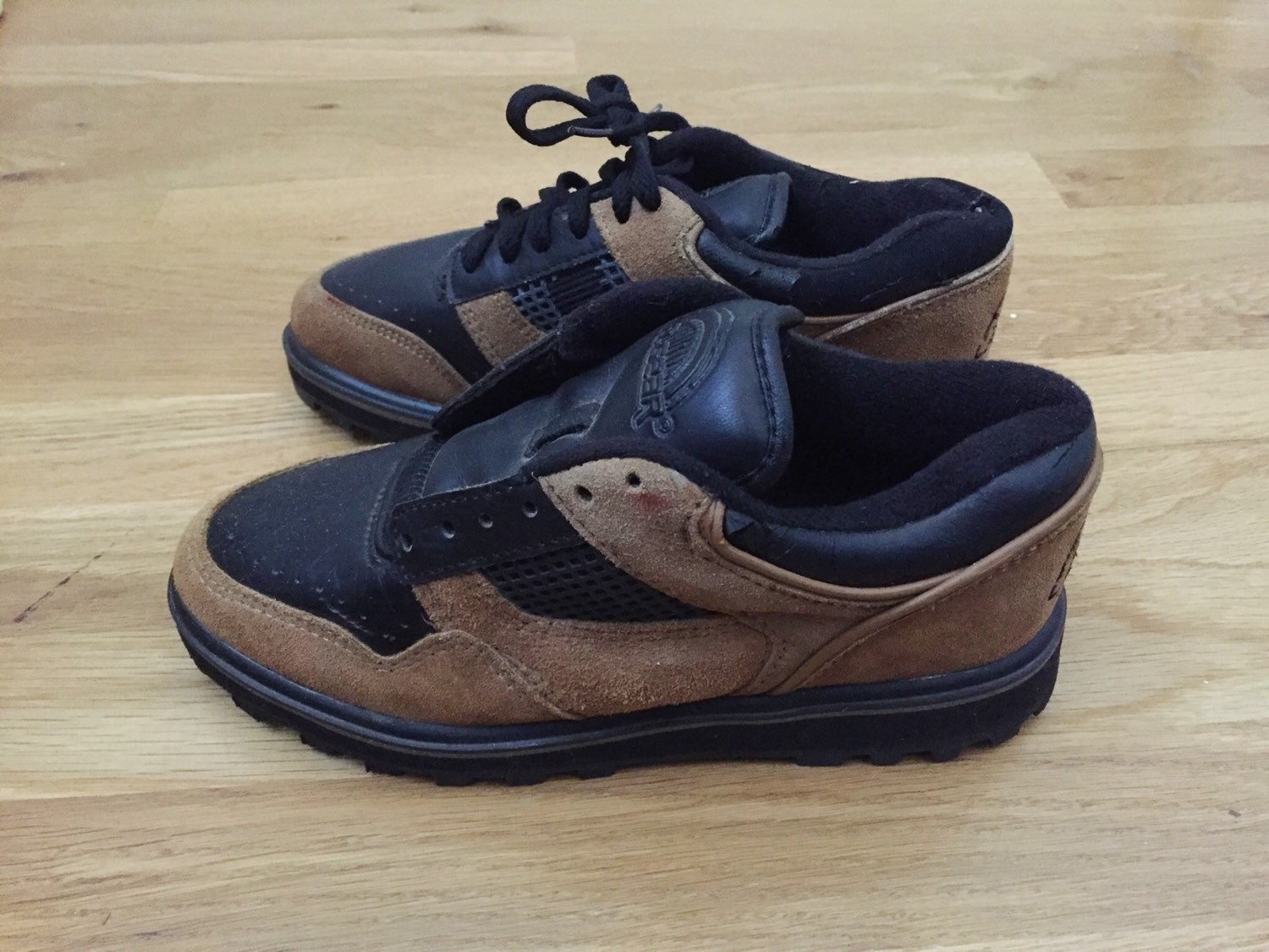 la gear men's running shoes
