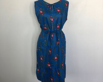 Vintage Casual Spring & Summer w/ Roses Dress Size M/L c. 1965