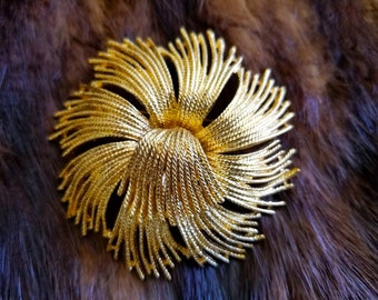Vintage MONET Gold Swirl Brooch