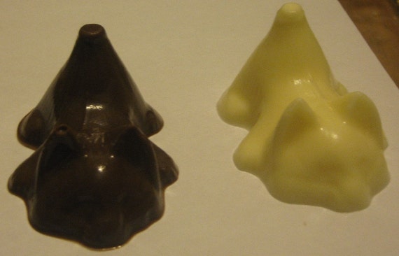 Very cute playful kitties ready to pounce. Chocolate kitties in milk, white, or dark. 3 pieces