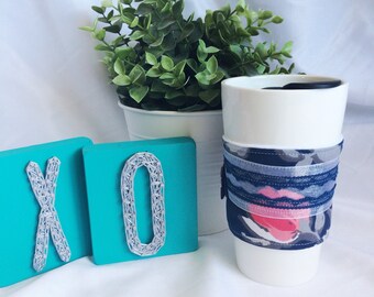 Lined coffee cup cozy/sleeve