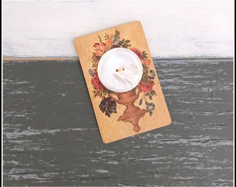 Vintage Pearl Oyster Iridescent Shell Button - Pearl Oyster Shell Button - Vintage Buttons (#109)