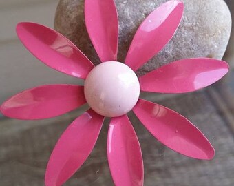 Vintage pink fuchsia metal Enamel brooch flower