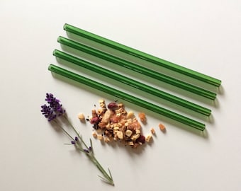 Glass Straw Set of Four in Emerald Green