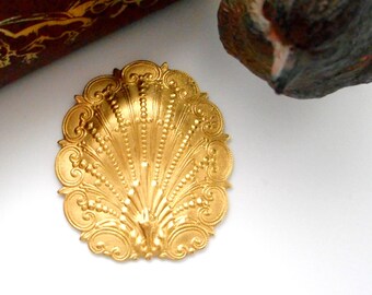 BRASS * Ornate SHELL Stampings ~ Jewelry Ornament Findings ~ Brass Stamping (FB-6082)