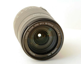Canon 18-135mm F/3.5-5.6 IS ef-s Mount Lens For APS-C Sensor DSLRS {67}