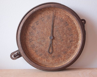 Rusty Vintage Scale / Antique Scale / Vintage Scale / Hanging Scale / Industrial Decor / Rustic Home Decor / Rusty Metal / Rusty Scale