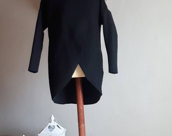 Women's coat in soft wool cooked-neck high-cross cut-women's coat in soft boiled wool-high collar-cross cut