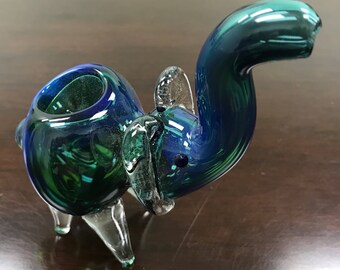 Small jade elephant pipe