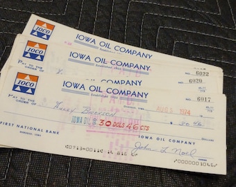 Lot of 10 1970's Iowa Oil Company checks, Dubuque, Iowa - Old & Original Gas Station