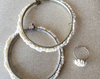 Vintage bangles with matching ring / pearl bracelet / pearl ring /vintage jewelry set / pearl jewelry / fast shipping