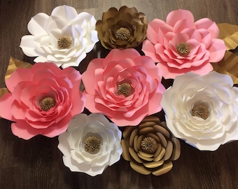 Set of 8 paper flowers