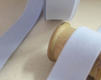 Bias quilted blue 20 mm folded 10 mm