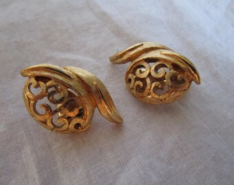 Designer Monet Gold Tone High Fashion Clip on Earrings