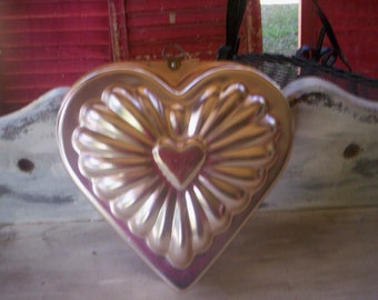 Vintage jello mold/Metal heart mold/Copper mold/Decorative copper Mold/copper heart pan/copper metal pan/Valentines heart mold/kitchen decor