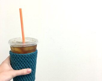 teal iced coffee cozy. crochet cup sleeve. cotton cup cozy. Eco friendly cup cozy. Summer drink jacket. turquoise iced cup cozy.