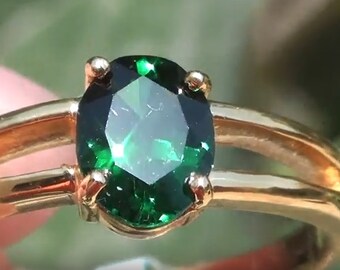 Le grenat tsavorite 1,21 ct 18 ct bague en or massif Oval grenat vert, grenat grossulaire vert, deuxième anniversaire de mariage, naissance de janvier,